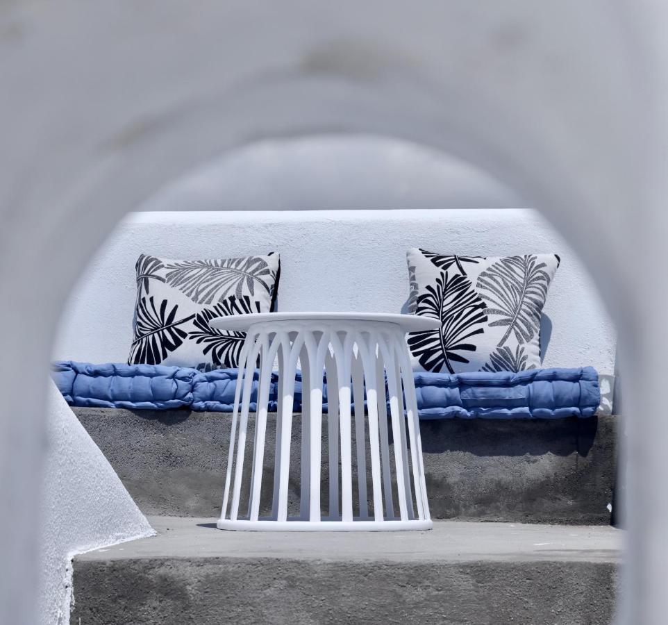 Aidos Santorini *