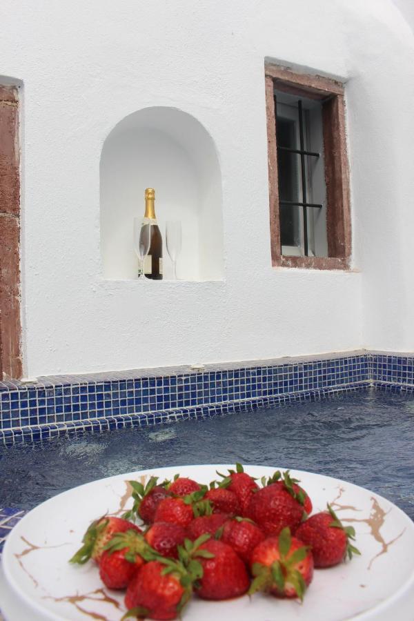 Aidos Santorini *