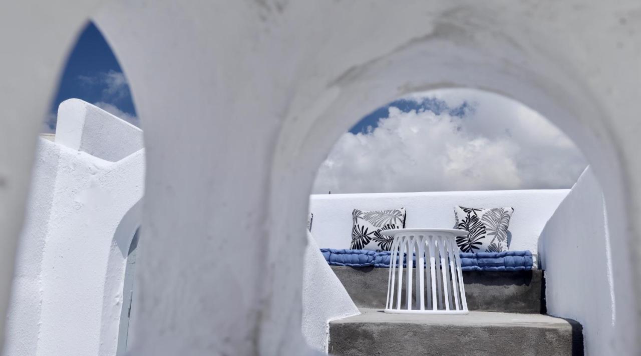 Aidos Santorini * Megalochori (Santorini)